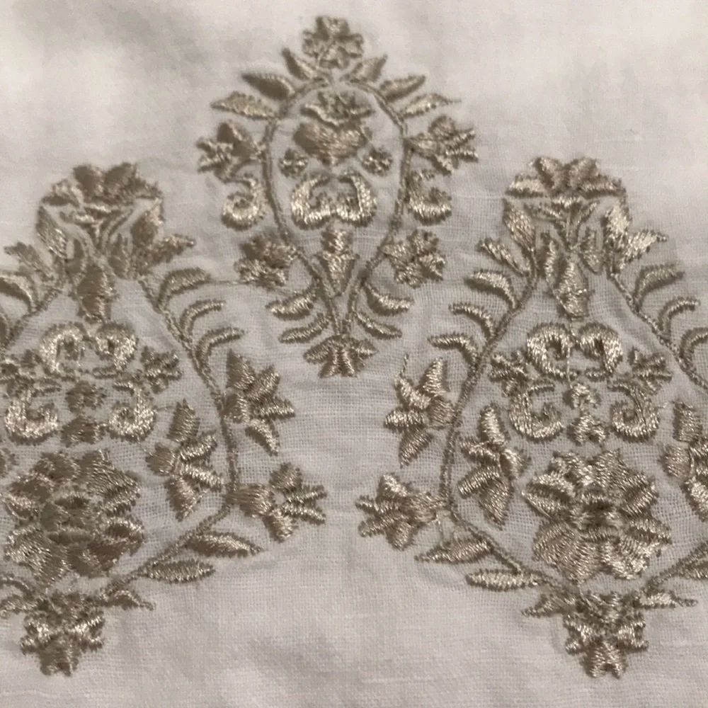 🎉HP🎉 Simple Linen Embroidered 👗
